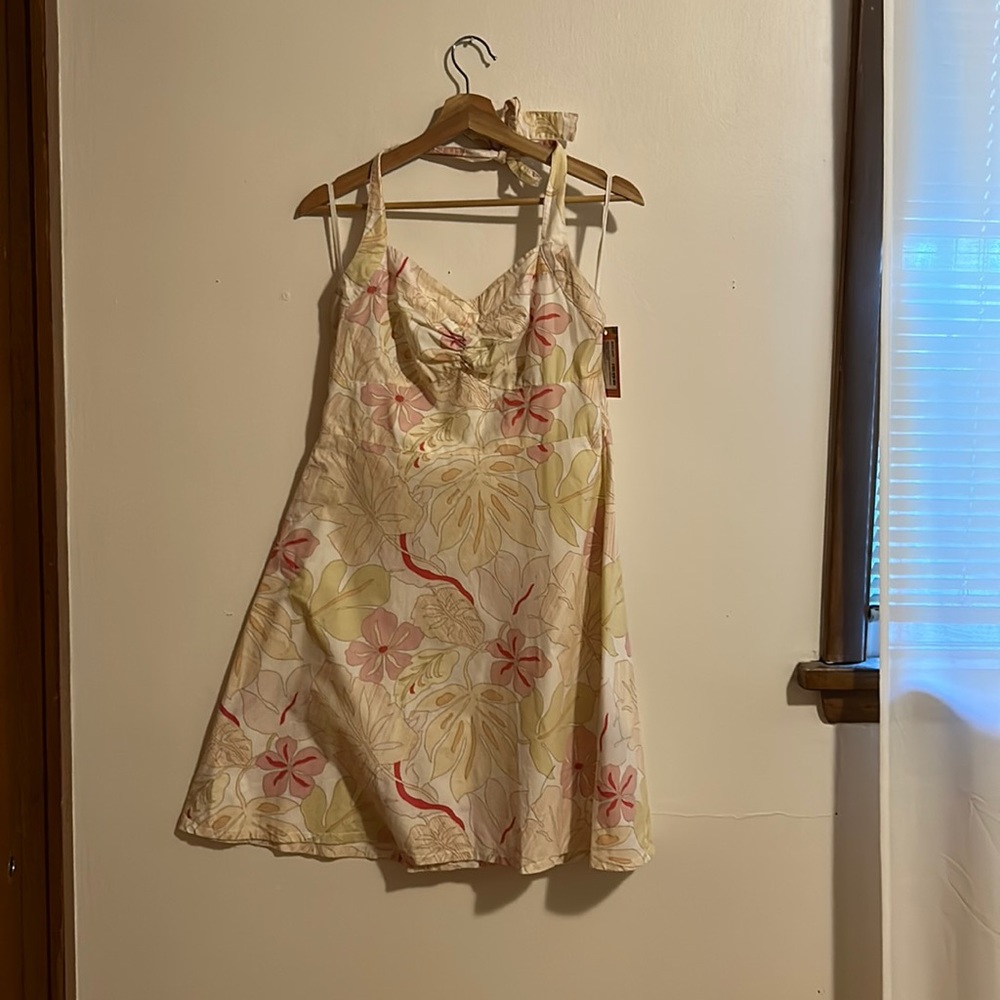 Reitmans Y2K White and Pink Hawaiian Halter Dress